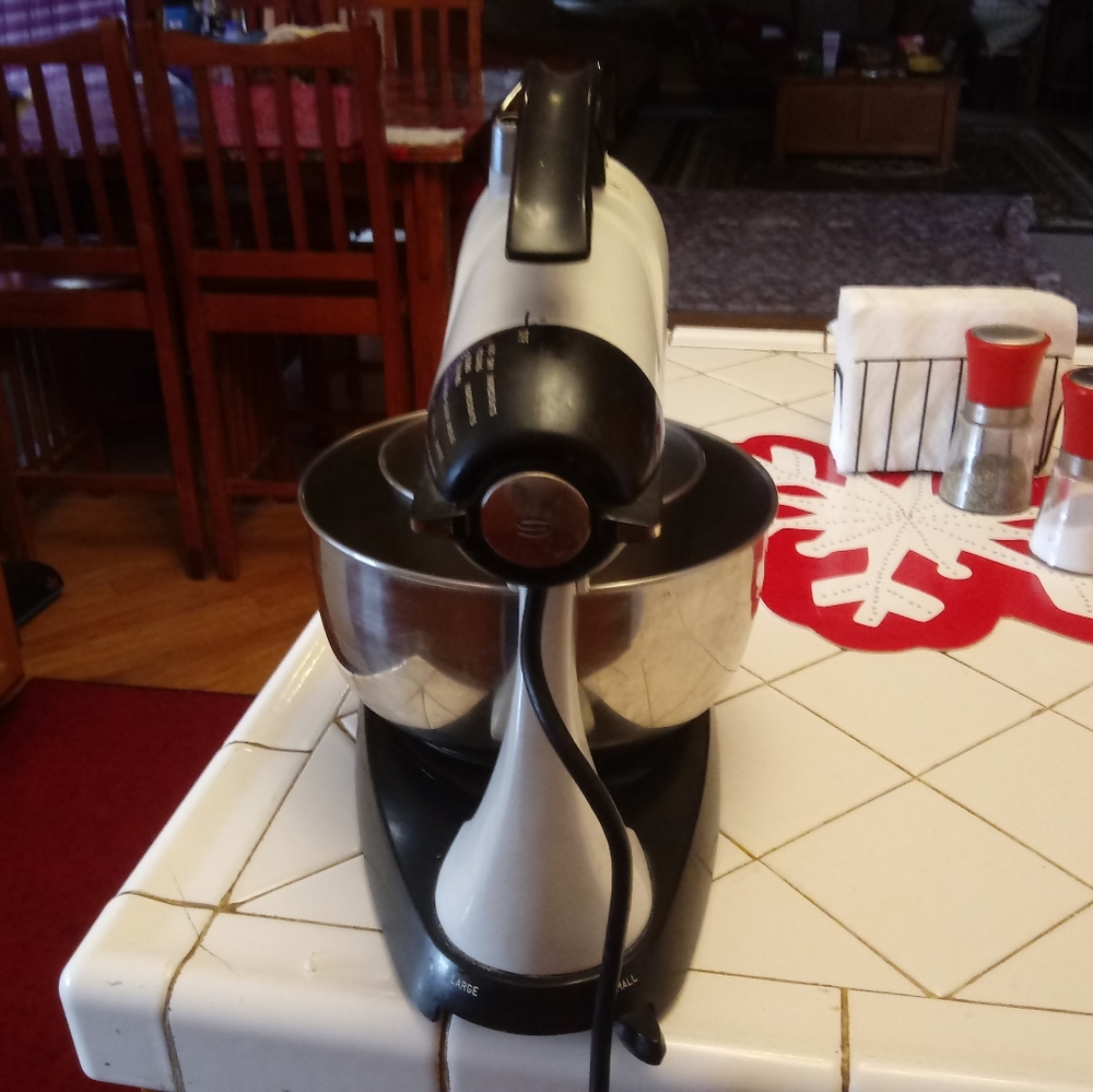 Mixer - Picture 4 of 5